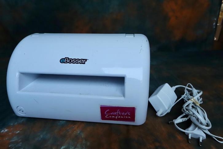 eBosser stansmachine incl platen voor o.a  kerst kaarten, Hobby en Vrije tijd, Kaarten | Zelf maken, Gebruikt, Pons of Mal, Overige thema's