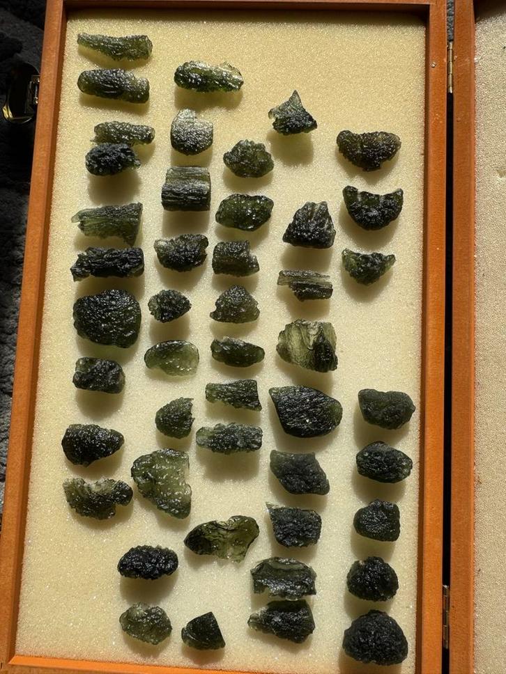 Moldaviet - 2g-8g+ - 17 eur/g, Verzamelen, Mineralen en Fossielen, Mineraal, Ophalen of Verzenden