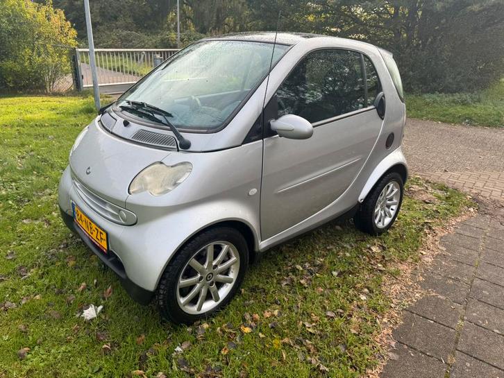 Fortwo 0.7 Revisiemotor 179416km 2004 Apk tot 10-2026, Auto's, Smart, Bedrijf, ForTwo, ABS, Airbags, Airconditioning, Bluetooth