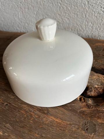 Boterschaaldeksel / Regout aardewerk beschikbaar voor biedingen