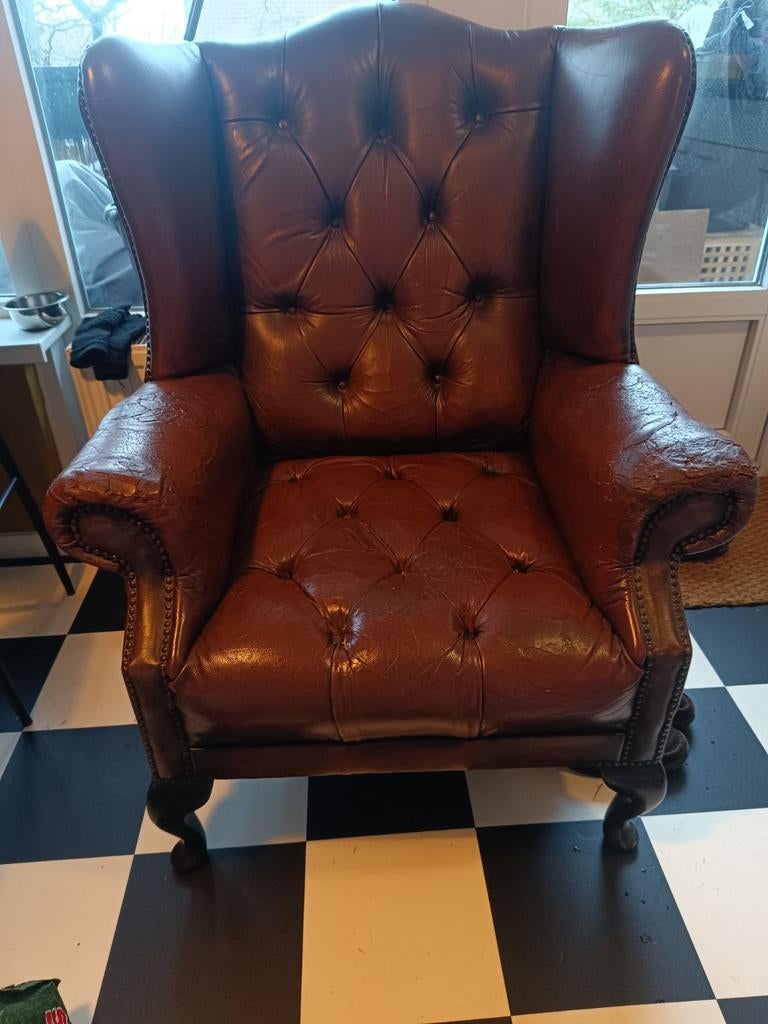 Oude Chesterfield Oorfauteuil met Ruige Look, Huis en Inrichting, Fauteuils, Ophalen, Gebruikt, Chesterfield, 75 tot 100 cm