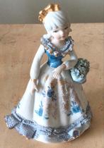 Porselein vrouwelijk beeldje, Ophalen of Verzenden, Gebruikt