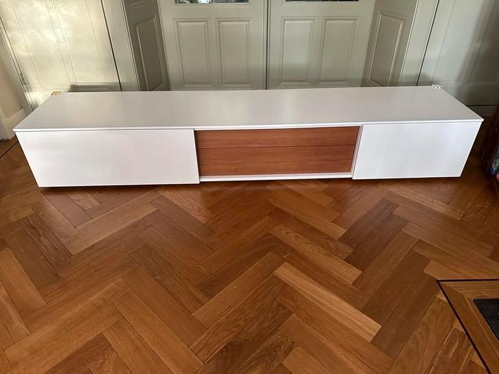 Karat TV-meubel wit/walnoot, Huis en Inrichting, Kasten | Televisiemeubels, Gebruikt, Minder dan 100 cm, 200 cm of meer, 25 tot 50 cm