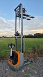 Nog een nette STIL stapelaar in zeer goede staat, Zakelijke goederen, Machines en Bouw | Heftrucks en Intern transport, Stapelaar