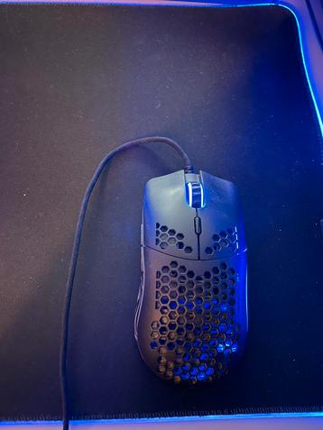 Gaming mouse glorious model 0 