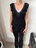 V hals top French Connection mt 36 goede staat!, Kleding | Dames, French Connection, Zwart, Ophalen of Verzenden, Korte mouw