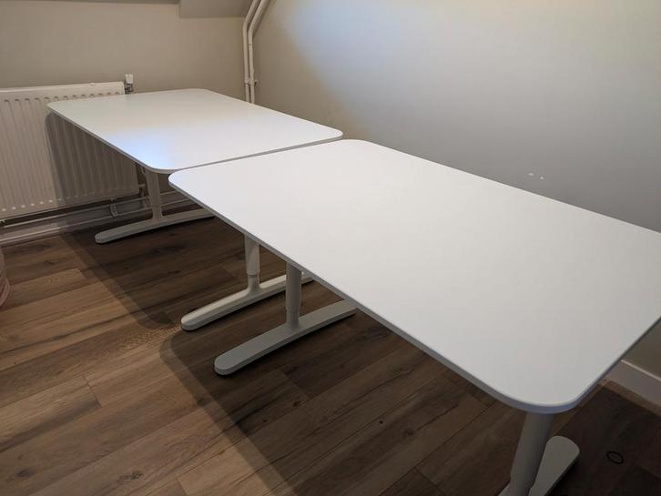 1x IKEA Bekant Bureau 120x80cm wit - In hoogte verstelbaar, Huis en Inrichting, Bureaus, Gebruikt, Stabureau, In hoogte verstelbaar