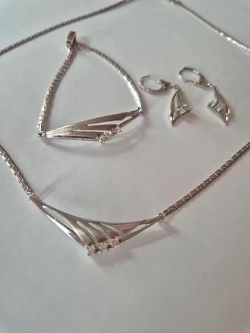 Elegante Vintage Sieraden set. beschikbaar voor biedingen