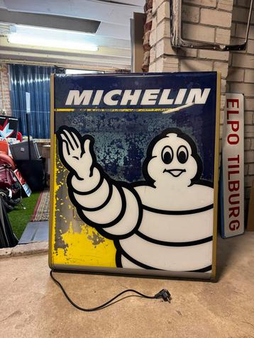 Vintage Michelin Lichtbak / Reclamebord beschikbaar voor biedingen