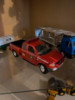 Oude ford auto model, Hobby en Vrije tijd, Auto, Groter dan 1:32, Zo goed als nieuw, Ophalen