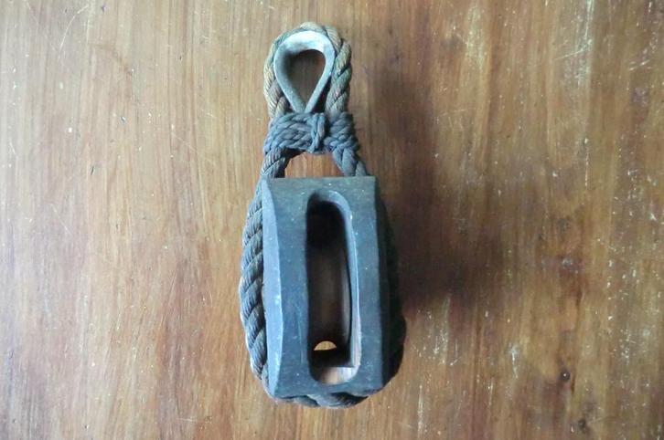 antieke katrol / scheepskatrol / hijskatrol, Antiek en Kunst, Antiek | Gereedschap en Instrumenten, Ophalen of Verzenden