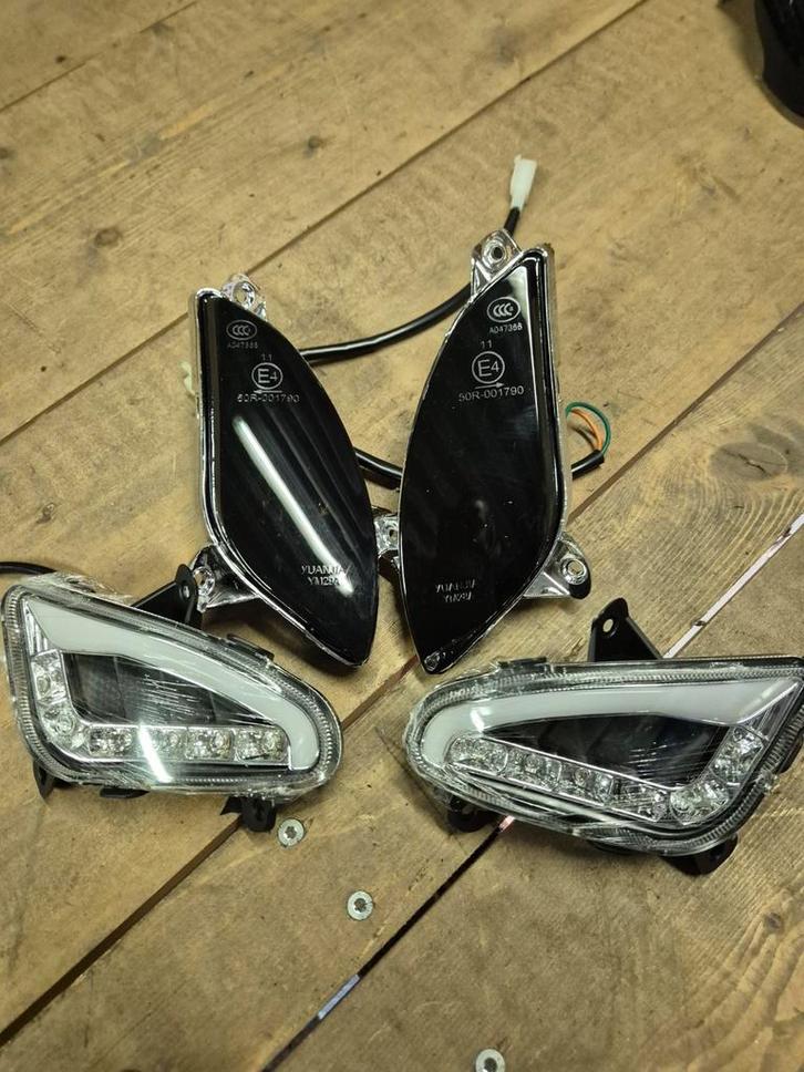 knipperlicht smoke  btc riva la souris agm vx senzo lux gts, Fietsen en Brommers, Brommeronderdelen | Scooters, Nieuw, Overige merken