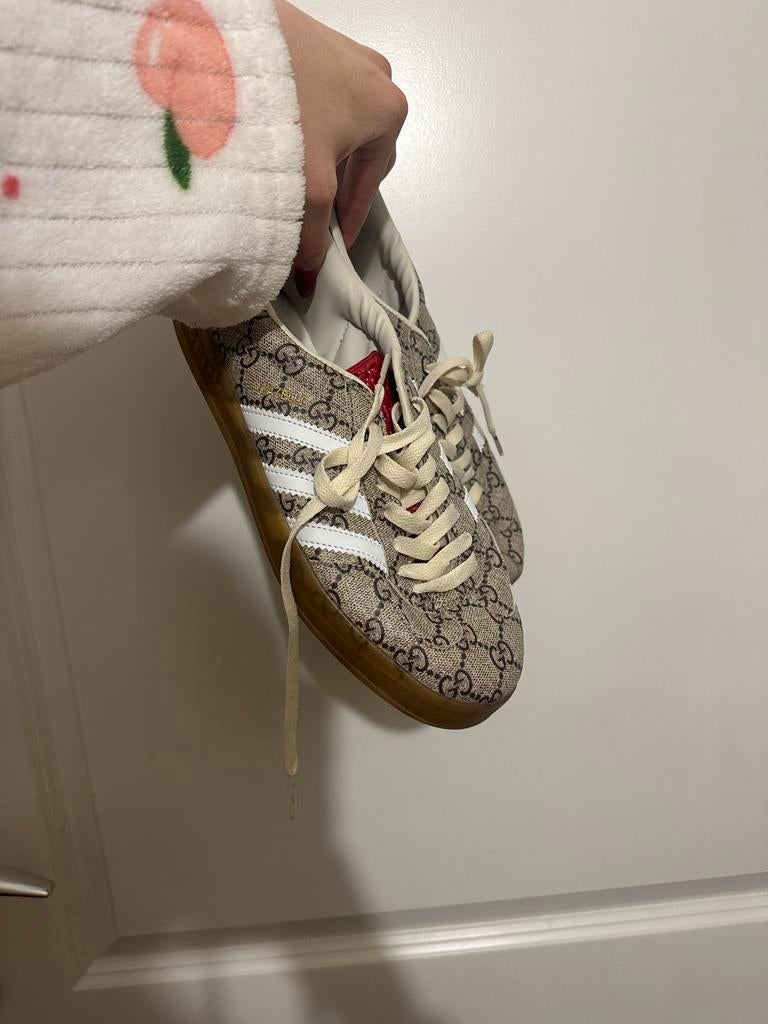 Gucci x Adidas Gazelle Dames Sneakers Maat 39, Verzenden, Beige, Sneakers of Gympen, Zo goed als nieuw