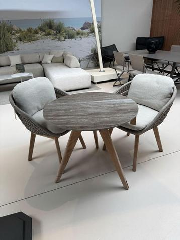-45% ! Manutti Bistro set Torsa + Sandua - SHOWROOMMODEL beschikbaar voor biedingen
