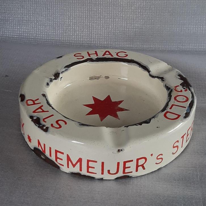 vintage asbak emaille Niemeijer's Ster Tabak  Gold Star Shag, Verzamelen, Rookartikelen, Aanstekers en Luciferdoosjes, Gebruikt