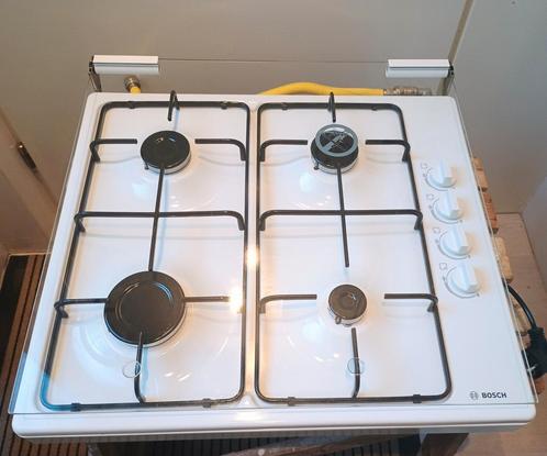 Bosch vrijstaande 4 pits gaskookplaat wit met glazen deksel, Witgoed en Apparatuur, Kookplaten, Gebruikt, Vrijstaand, Gas, 4 kookzones