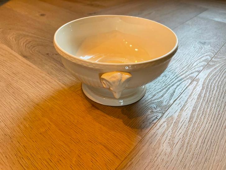 Wedgwood Edme saladeschaal / serveerkom (Engeland), Antiek en Kunst, Antiek | Servies los, Ophalen of Verzenden