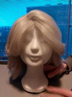 Zilveren pruik met clip - lang haar, Ophalen of Verzenden, Zo goed als nieuw