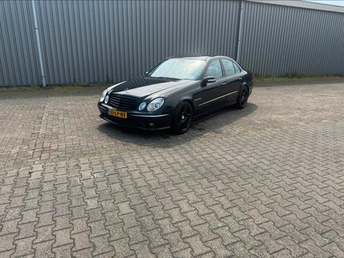 Mercedes-Benz E-Klasse 5.0 E500 Sedan AUT 2003 Zwart, Auto's, Mercedes-Benz, E-Klasse, Benzine, F, Sedan, Automaat, Origineel Nederlands