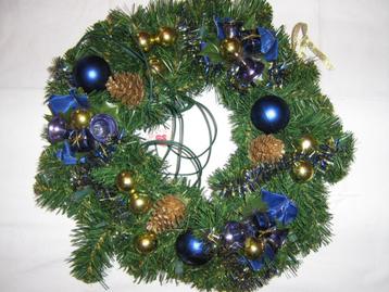 Kerstkrans goud/blauw beschikbaar voor biedingen