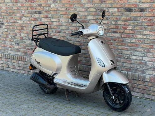 Agm Vx50 Geel kenteken, Fietsen en Brommers, Scooters | SYM, Zo goed als nieuw, Overige modellen, Ophalen