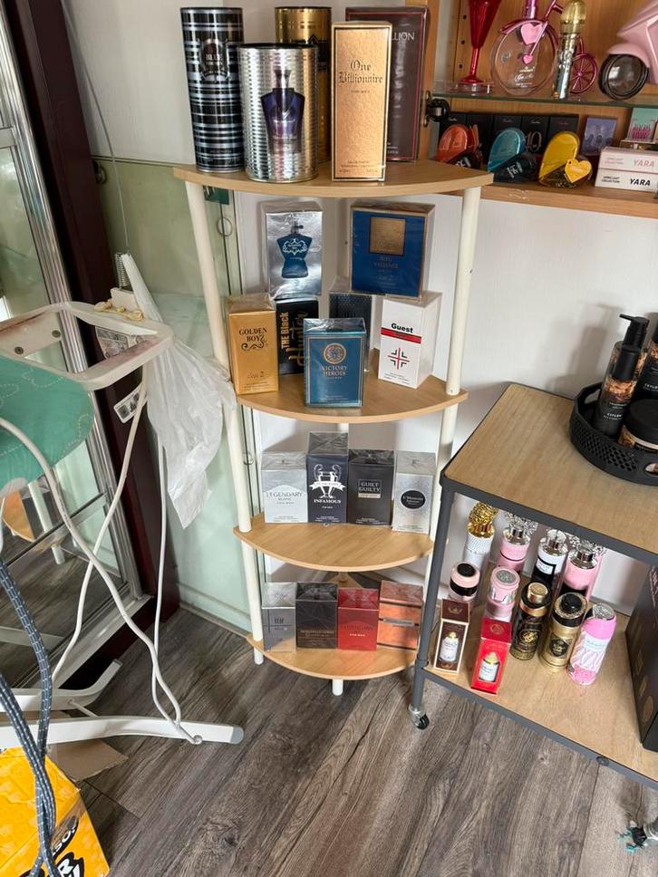 Grote partij parfum, Verzamelen, Parfumverzamelingen, Zo goed als nieuw, Miniatuur, Ophalen of Verzenden