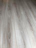 Gebruikte laminaat vloer met plinten brede planken, Laminaat, Gebruikt, Ophalen of Verzenden, 25 tot 50 m²