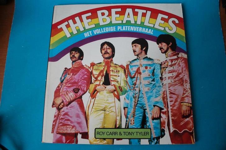 vintage Boek: The BEATLES ~ Het volledige Platenverhaal 1975, Verzamelen, Retro, Overige typen, Ophalen of Verzenden