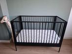 Ledikant zwart staal, Kinderen en Baby's, Babywiegjes en Ledikanten, Ophalen, Zo goed als nieuw, Ledikant