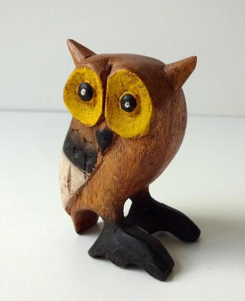 Houten beeldje van een uil bruin beige en zwart 2921-d beschikbaar voor biedingen