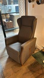 Elektrische sta op stoel van Fitform, Huis en Inrichting, Fauteuils, Ophalen, Zo goed als nieuw