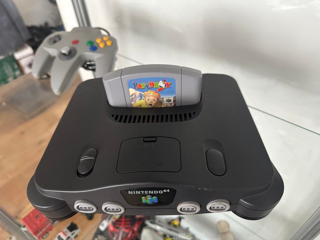 Nintendo 64, Ophalen of Verzenden, Zo goed als nieuw, Met 1 controller, Met games