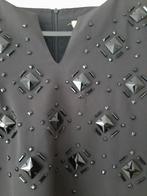 K design jurk zwart met mooie stenen, Kleding | Dames, Jurken, Ophalen of Verzenden, Zo goed als nieuw, Zwart