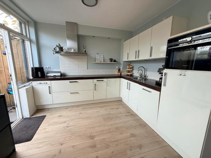 Keuken - Hoek | Brugman incl. apparatuur, Huis en Inrichting, Keuken | Complete keukens, Gebruikt, Hoekkeuken, Crème, Hout, Hoogglans of Gelakt