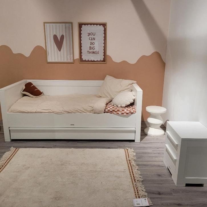 Kidsmill Bretagne Bedbank Wit + Nachtkastje, Kinderen en Baby's, Kinderkamer | Bedden, Zo goed als nieuw, 180 cm of meer, 85 tot 100 cm