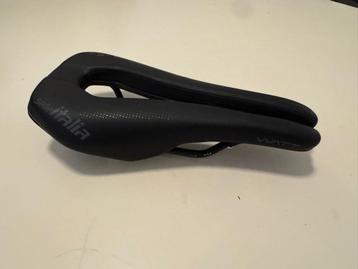 Selle Italia Triatlon / TT fietszadel beschikbaar voor biedingen