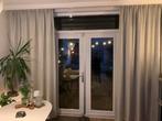 Verduisterende gordijnen grijs/zilver, Huis en Inrichting, Stoffering | Gordijnen en Lamellen, Ophalen of Verzenden, Zo goed als nieuw