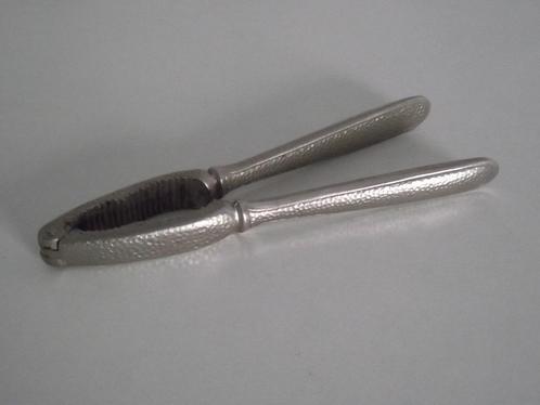 vintage RVS Sola hamerslag notenkraker 15,5 cm 1950, Antiek en Kunst, Antiek | Bestek, Ophalen of Verzenden
