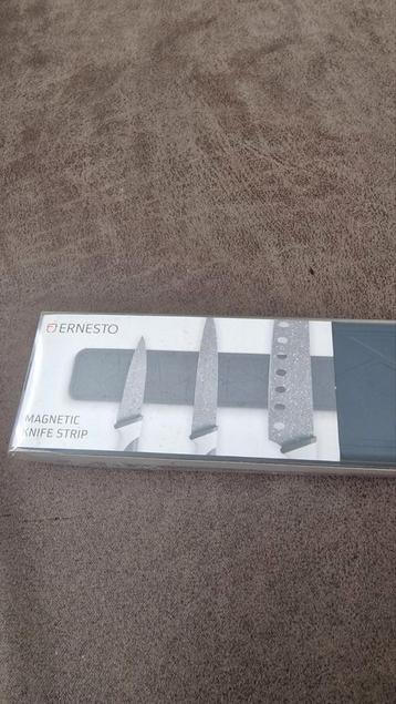 Ernesto Magnetic Knife Strip beschikbaar voor biedingen