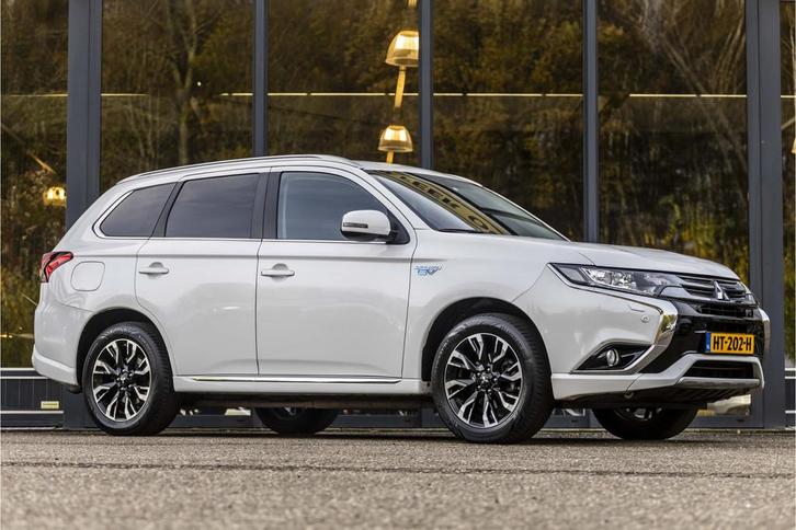Mitsubishi Outlander 2.0 PHEV Executive Edition (bj 2015), Auto's, Mitsubishi, Te koop, Outlander, 4x4, ABS, Achteruitrijcamera