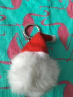 Sleutelhanger fluffy pompon met muts, Ophalen of Verzenden, Zo goed als nieuw