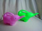 2 gekleurde olifant gieters roze en groen, Ophalen of Verzenden, Zo goed als nieuw, Kunststof