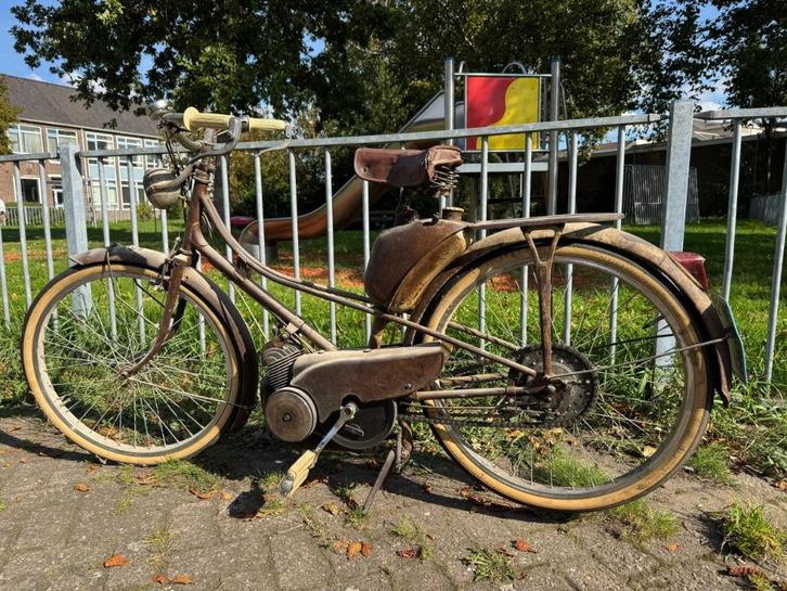 Kaptein Mobylette 1953, Fietsen en Brommers, Brommers | Oldtimers, Overige merken, Ophalen
