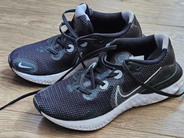 Nike Renew hardloopschoenen, maat 38.5