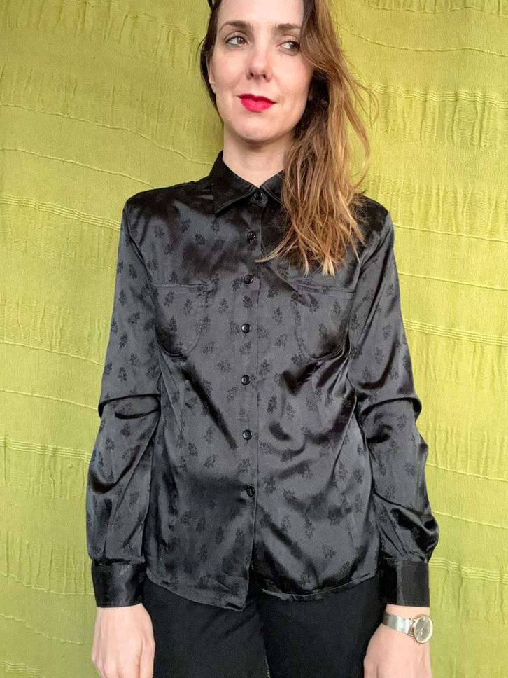 Vintage zwarte blouse - glimmend - patroon - 36/38 S/M, Kleding | Dames, Blouses en Tunieken, Gedragen, Maat 36 (S), Zwart, Ophalen of Verzenden