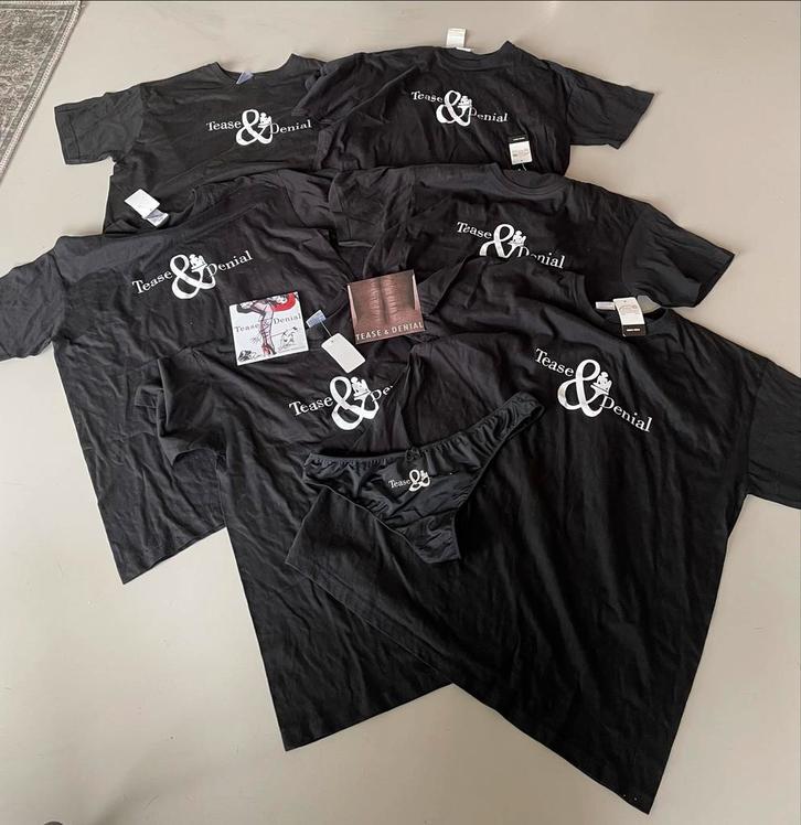 Tease & Denial Band Merchandise - Nieuw!, Kleding | Dames, T-shirts, Nieuw, Maat 42/44 (L), Zwart, Korte mouw, Ophalen of Verzenden