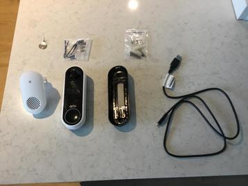 Arlo videodeurbel met Chime beschikbaar voor biedingen