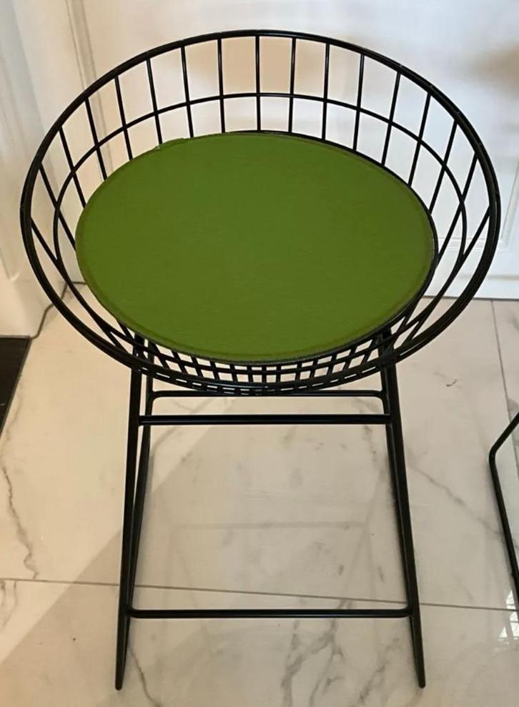 Pastoe barkrukken met kussen nieuw exclusief 2 stuks!, Huis en Inrichting, Barkrukken, Nieuw, 60 tot 90 cm, Metaal, 2 krukken