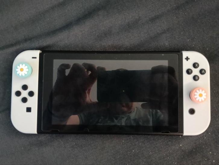 Nintendo Switch V2 Compleet + Mario Wonder, Spelcomputers en Games, Spelcomputers | Nintendo Switch, Gebruikt, Switch 2019 Upgrade