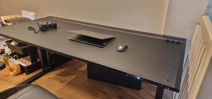 Secretlab MAGNUS Pro XL elektrisch bureau + TITAN Evo stoel, Huis en Inrichting, Bureaus, Zo goed als nieuw, Elektrisch, Ophalen